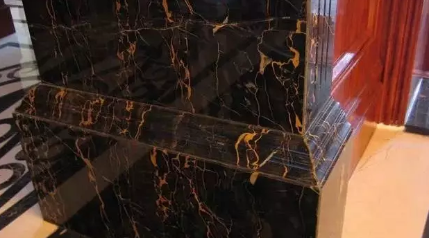 黑金花大理石柱子
