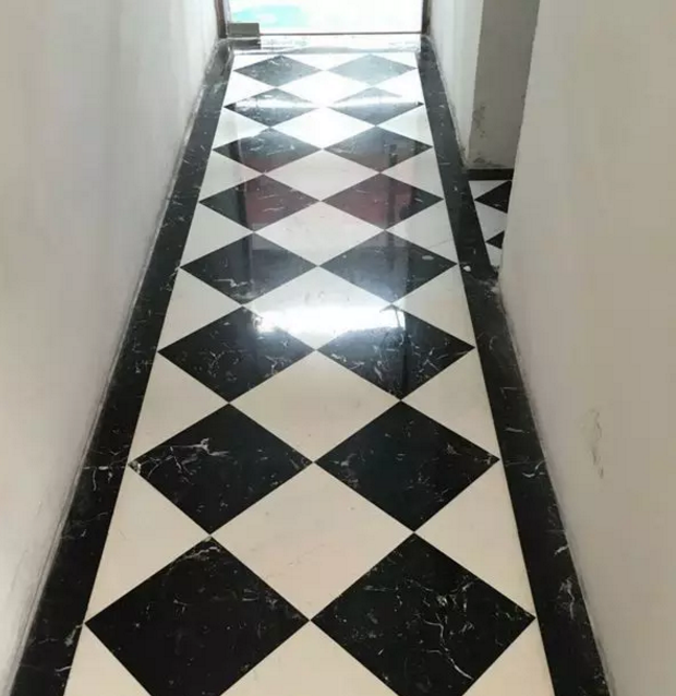 黑冰花地板拼接铺设效果